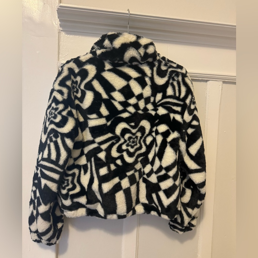 Black/White Patterned Jacket - image 2
